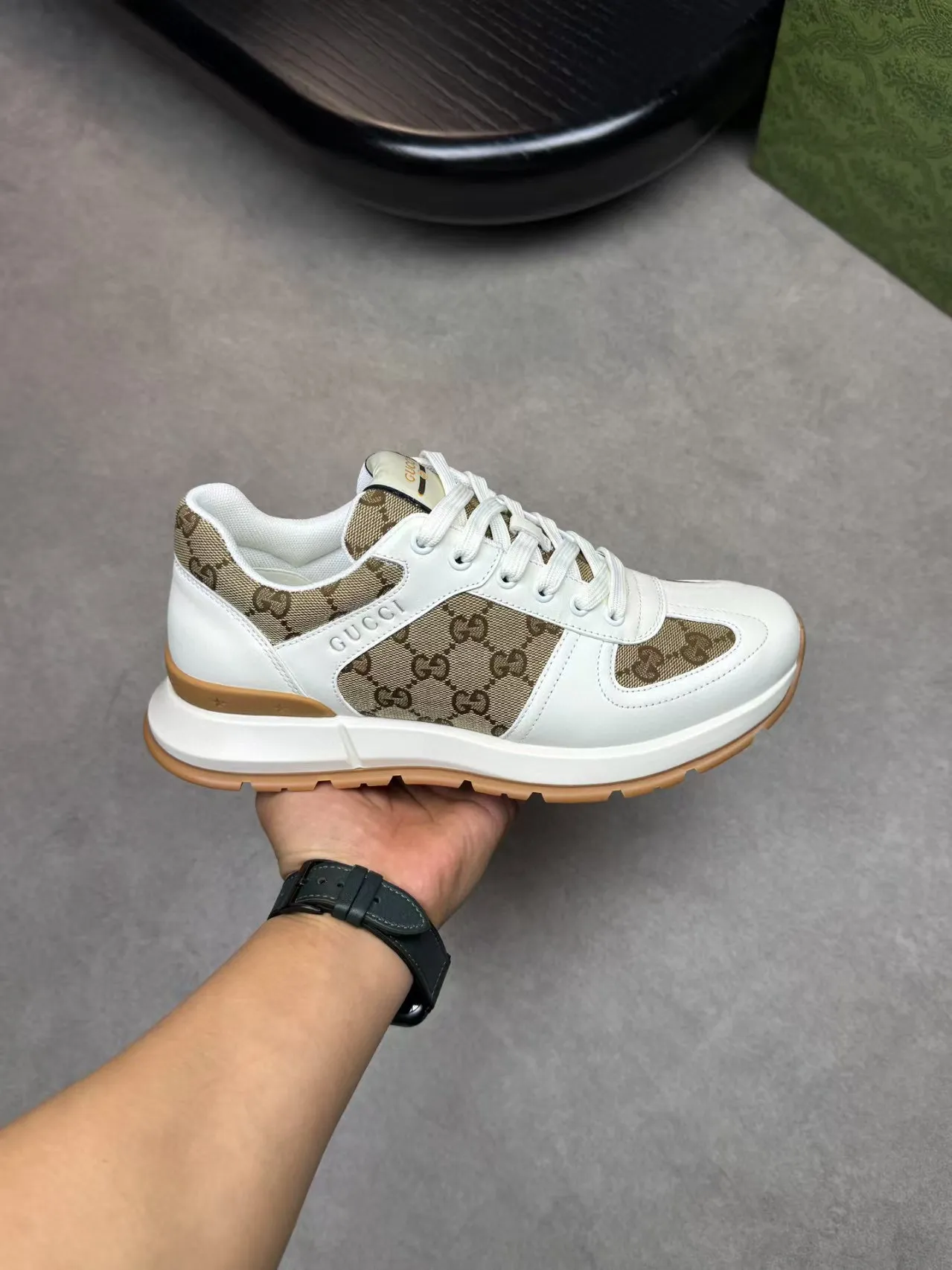 Factory price: 460💰Gucci new men's shoes GUCCI [Lightning] latest shoes are shipped. Original quality, fashionable, made of special materials, sheepskin lining, brand new packaging. The foot feels super comfortable and the workmanship is impeccable. Size: 38-45, Dingyi 45